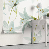 Tapet personalizat watercolor cu flori de crin verzi pe fundal alb mint lily