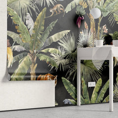 Tapet personalizat watercolor cu jungla si plante tropicale pe un fundal inchis watercolor jungle