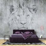 Tapet personalizat watercolor cu leu printre frunze in nuante de gri lion's art
