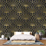 Tapet personalizat art deco cu floare de lotus aurie pe un fundal negru de perete texturat black lotus