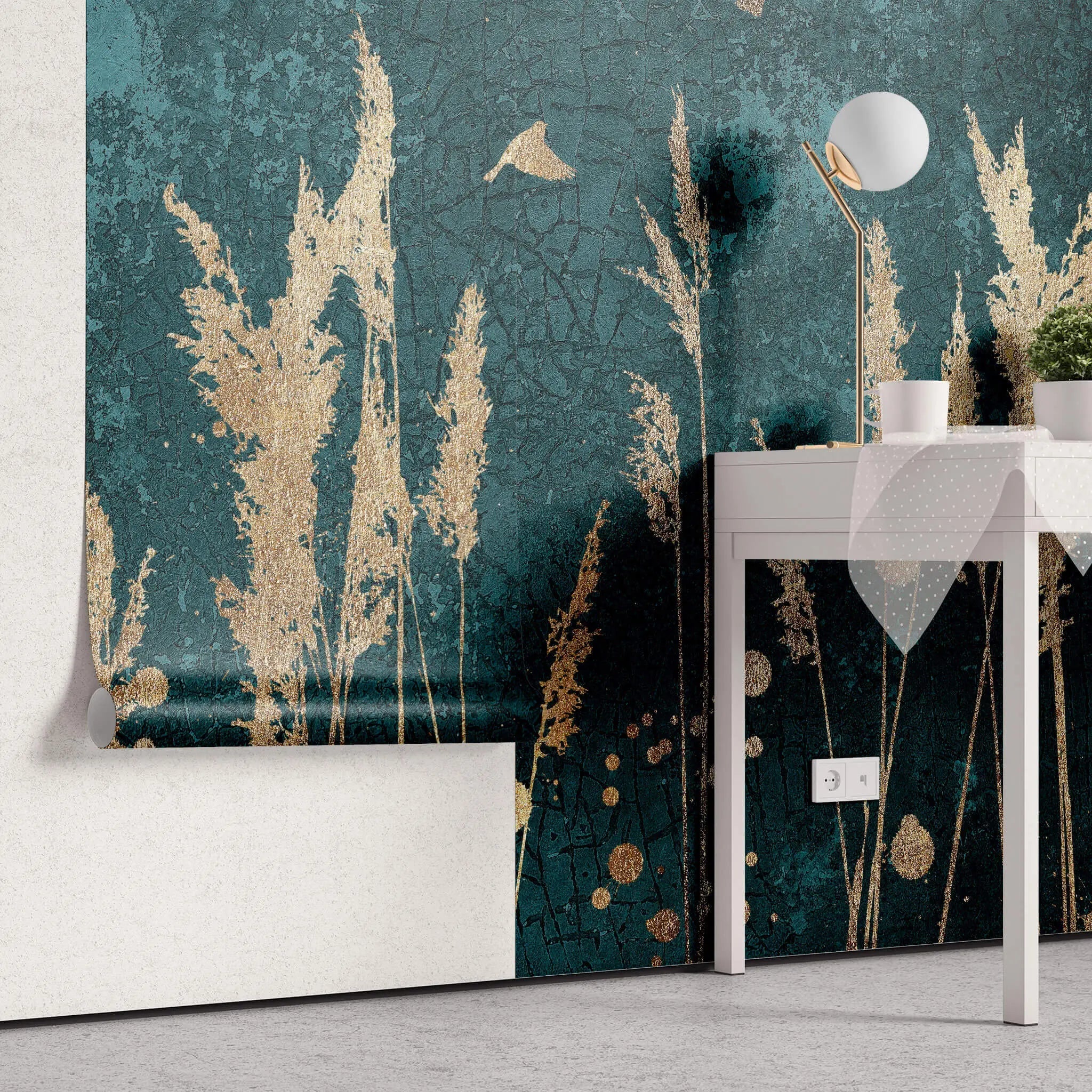 Tapet personalizat fine art cu stuf si pasari aurii pe un fundal verde inchis texturat golden reed