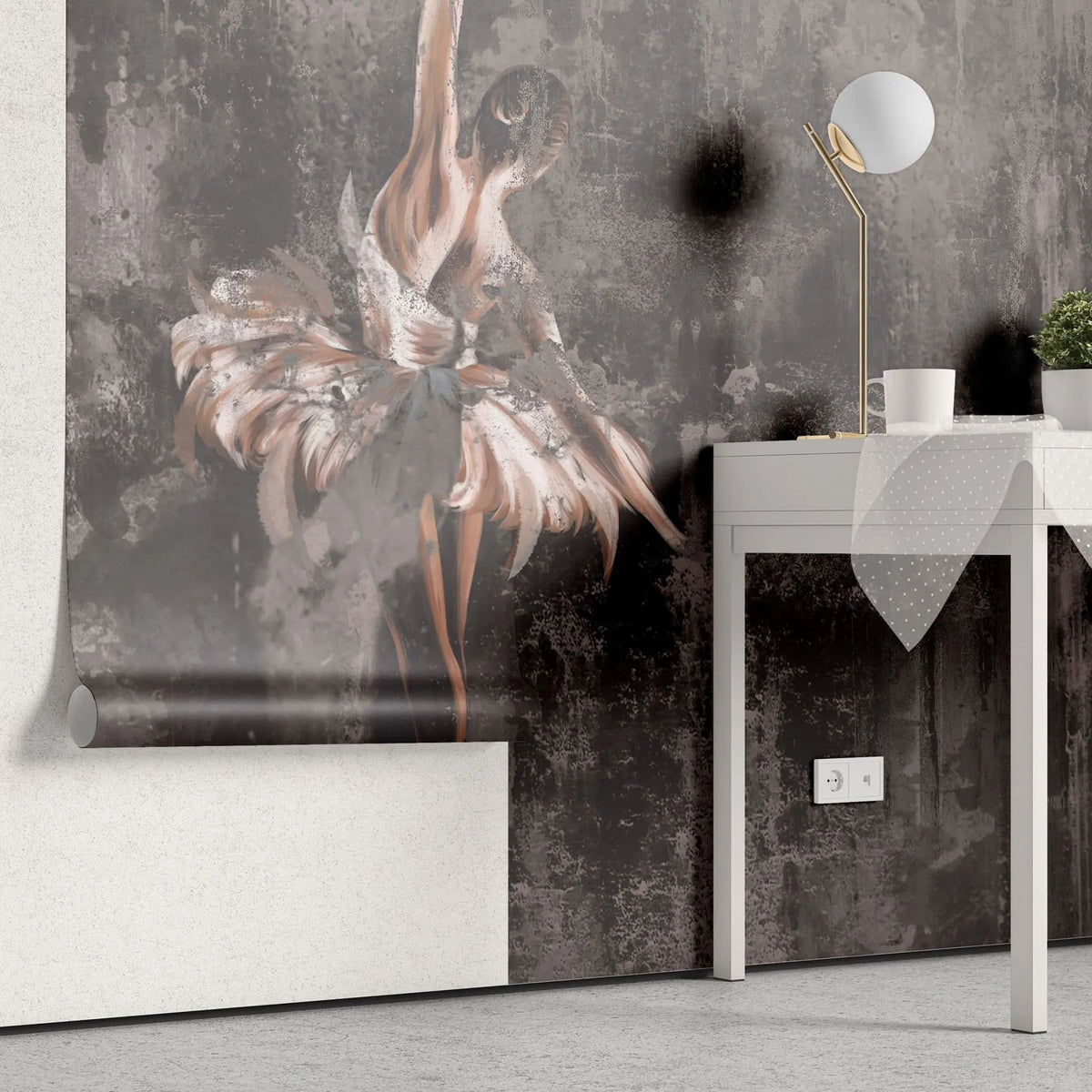 Tapet personalizat fine art cu balerina pe un fundal maro inchis ballerina