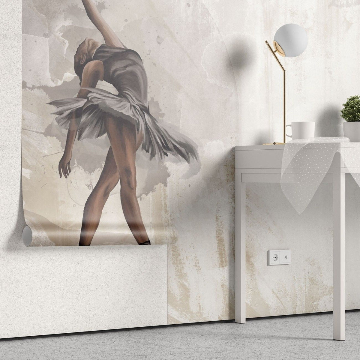 Tapet personalizat fine art cu balerina gratioasa pe un fundal bej luminat si texturat in stil stucco