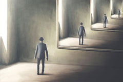Tapet Personalizat Fine Art cu reflexia unui om in oglinda in mod repetat - MAN IN THE MIRROR
