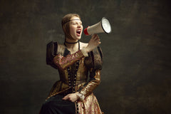 Tapet Personalizat Fine Art cu femeie in haine medievale cu megafon - MEDIEVAL MEGAPHONE