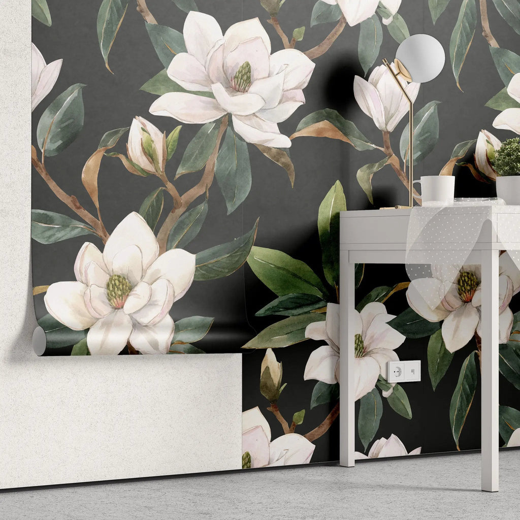 Tapet personalizat floral cu flori in stil clasicist pe un fundal inchis classy floral