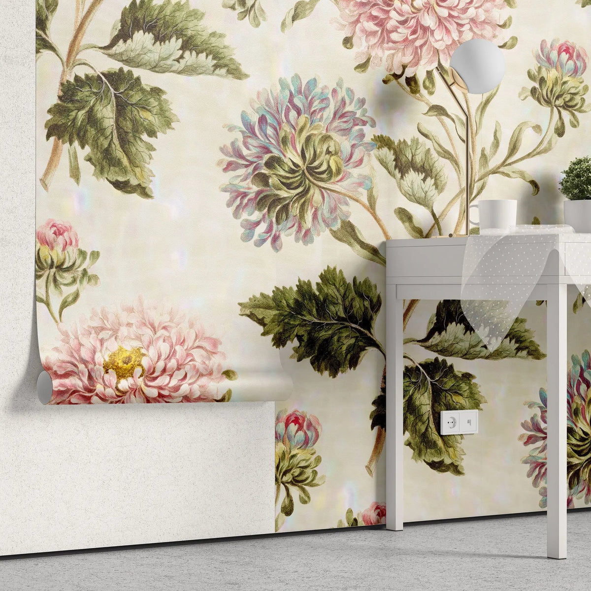 Tapet personalizat floral cu flori inflorite roz si lila pe un fundal deschis pink bull's eye