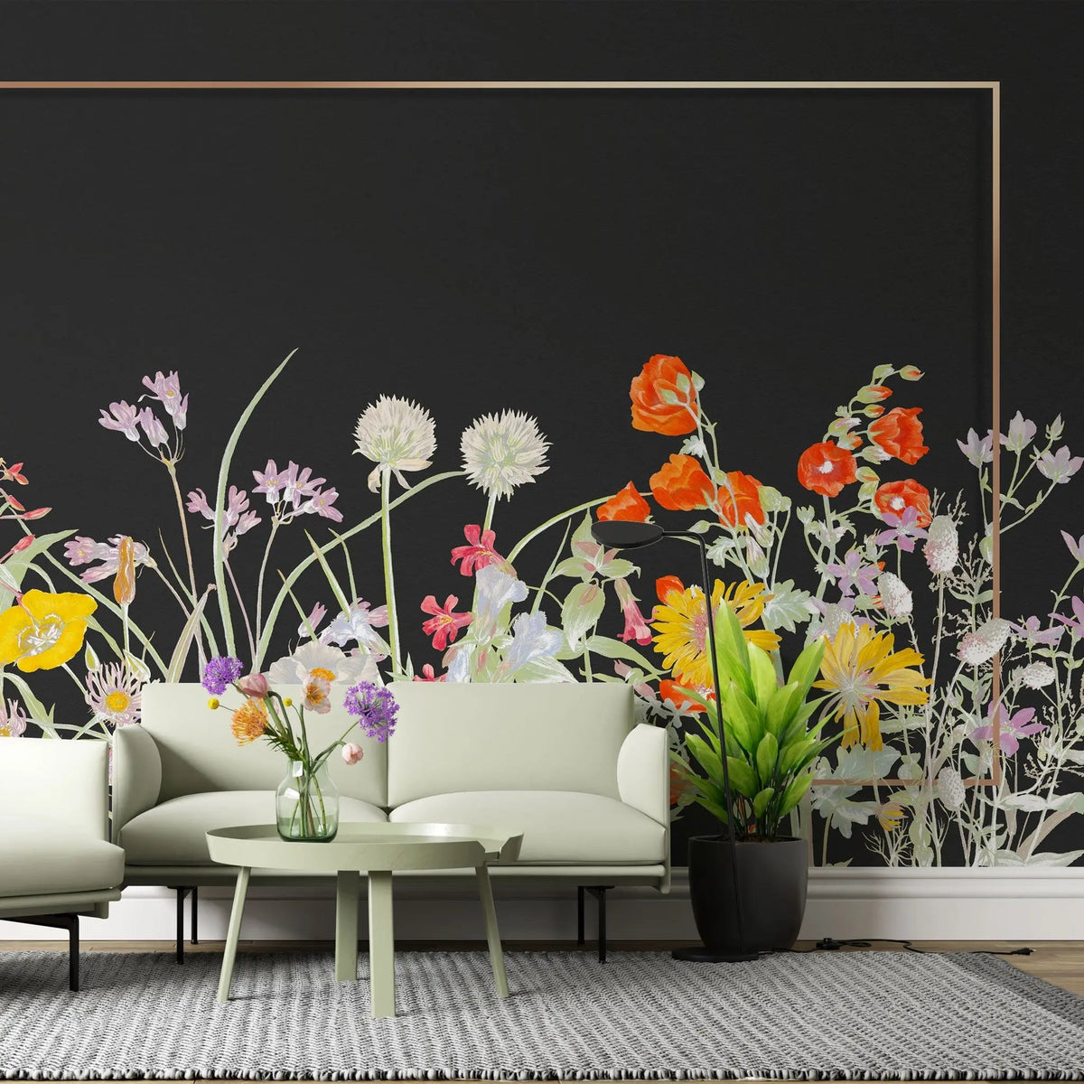 Tapet personalizat floral cu flori in culori vivide cu rama aurie subtire pe un fundal negru black farmed flowers