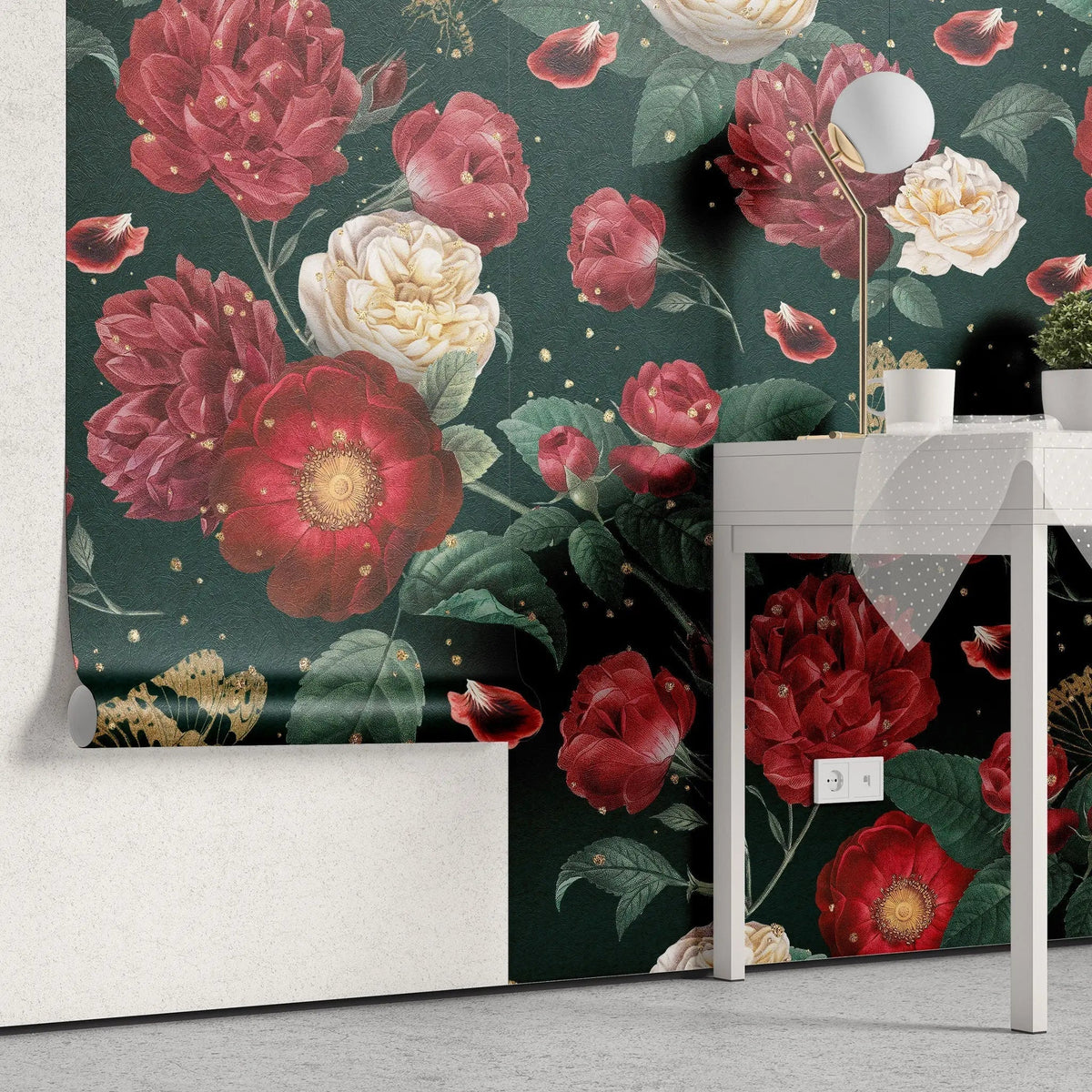 Tapet personalizat floral cu flori si frunze in nuante aprinse de rosu si verde crimson green