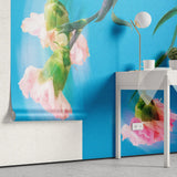 Tapet personalizat floral cu garoafe roz sterse pe un fundal turcoaz intens smudged carnations