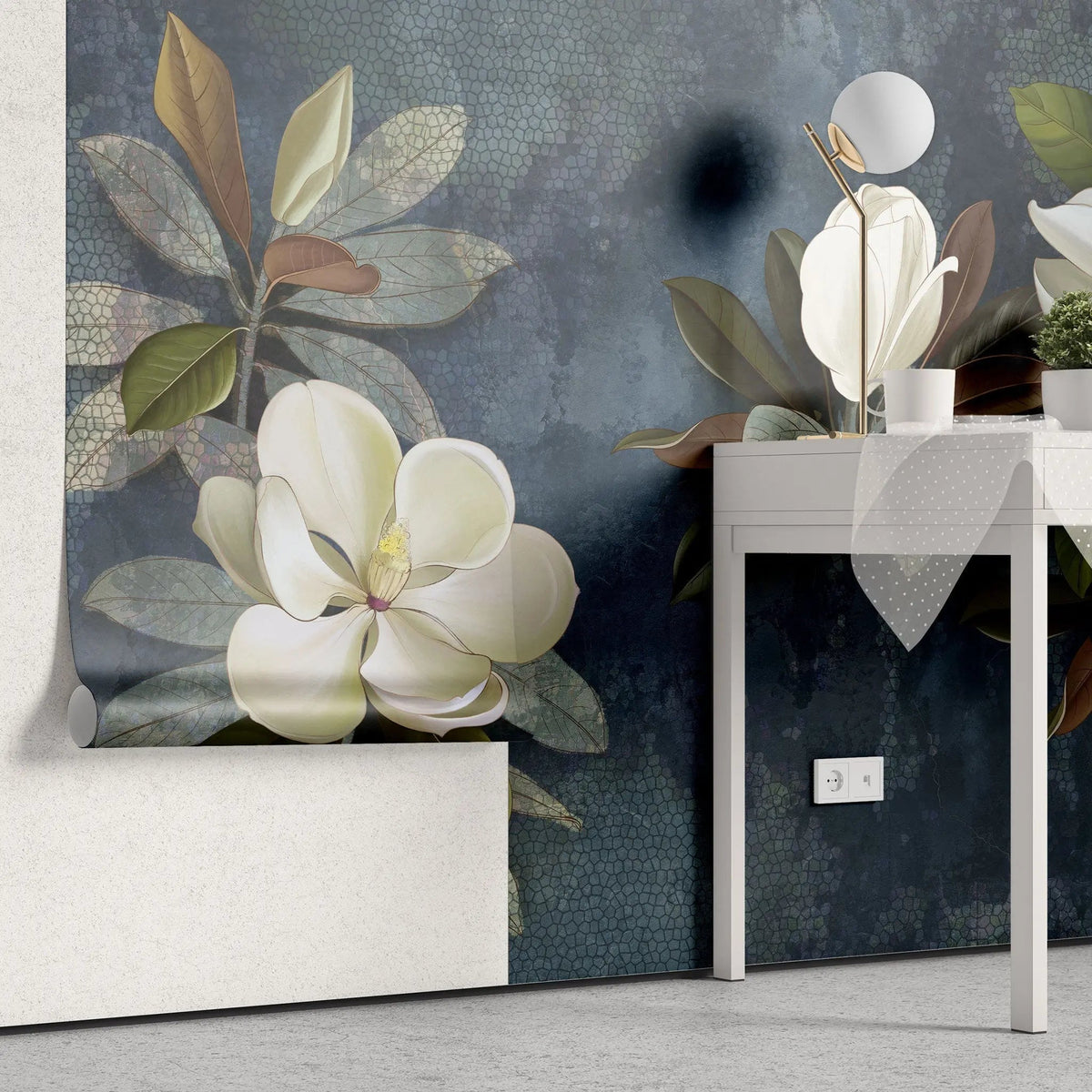 Tapet personalizat floral cu flori de magnolie alba pe fundal albastru inchis vintage magnolia