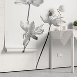 Fototapet personalizat floral cu flori stilizate in nuante de gri cu un aspect delicat si artistic grayscale flowers
