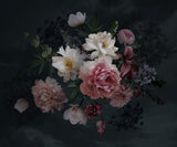 Tapet Personalizat Floral cu buchet floral intr-un fundal intunecat - MIDNIGHT BOUQUET