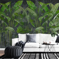 Tapet personalizat leaf cu frunze de bananier verzi intens pe un fundal negru green vibe dark
