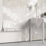 Tapet personalizat leaf cu frunze de bananier albe pe un fundal bej minimalist white banana leaves