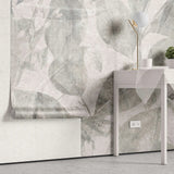 Tapet personalizat leaf cu pattern frunze verzi fade pe un fundal bej rozaliu faded green pattern