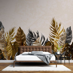 Tapet personalizat leaf cu frunze luxuriante in nuante de auriu gri si negru pe un fundal deschis pentru un aspect modern si elegant brassy tropical