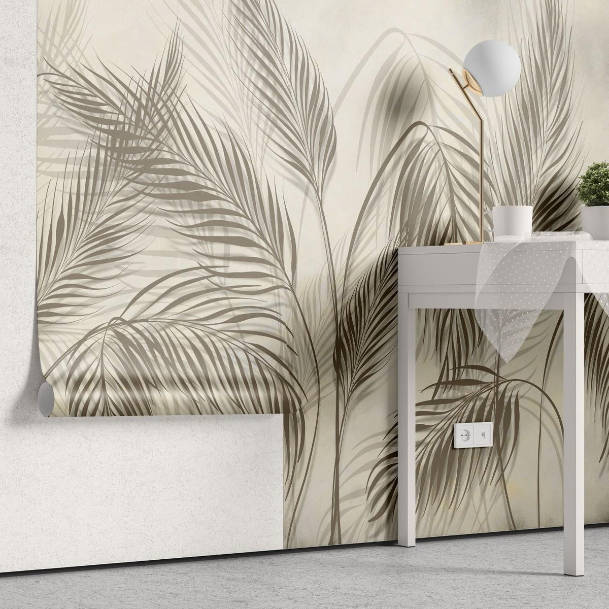 Tapet personalizat leaf cu umbre delicate de frunze de palmier in tonuri de bej si gri creand o atmosfera subtila si eleganta palm shadows