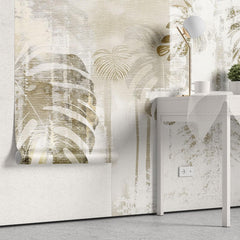 Tapet personalizat leaf cu frunze de monstera in tonuri de bej si auriu pe un fundal cu textura aspra pentru un design indraznet si contemporan textured monstera
