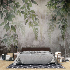 Tapet personalizat leaf cu frunze si ciorchini de flori in nuante de verde violet si roz pe un fundal cu aspect de perete vechi tencuit ideal pentru a crea o atmosfera de gradina interioara cu un aer rustic si boem stucco printed leaves