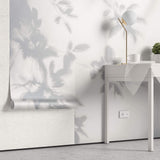 Tapet Personalizat Leaf cu umbre de frunze pe perete alb texturat - LEAFY SILHOUETTE