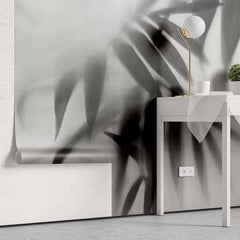 Tapet Personalizat Leaf cu frunze de palmier in spatele perdelei alb negru - BLACK LEAVES ELEGANCE