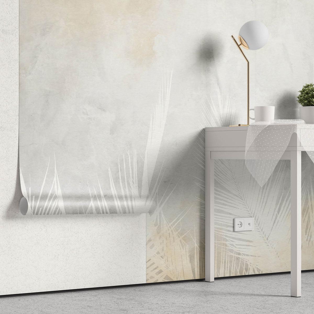 Tapet Personalizat Leaf cu frunze de palmieri albe intr-un fundal gri-piersica - PEACHY GREY PALM