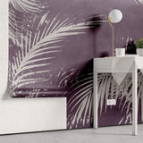 Tapet Personalizat Leaf cu frunze de palmier gri pe un fundal mov texturat - PURPLE INFUSED PALM