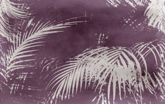 Tapet Personalizat Leaf cu frunze de palmier gri pe un fundal mov texturat - PURPLE INFUSED PALM