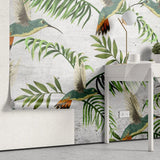 Tapet personalizat tropical cu frunze de palmier si pasari tropicale jacamar pe un fundal gri de beton concrete jungle