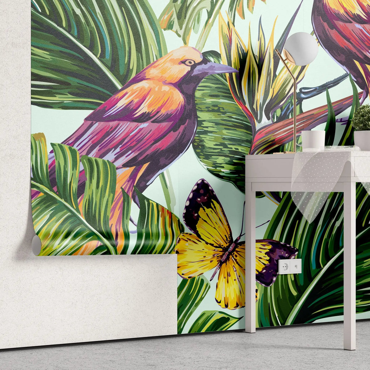 Tapet tropical personalizat fluturi tropicali colorati si pasari multicolore printre frunze de palmier si planta paradisului butterflies & birds of paradise