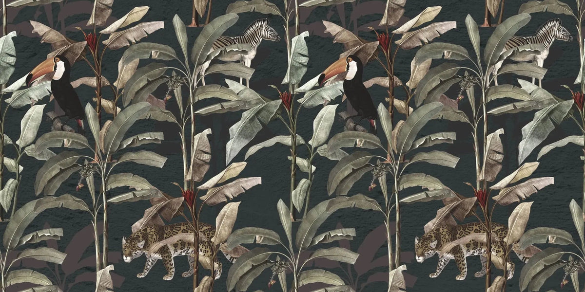Tapet tropical personalizat cu frunze tropicale de bananier si animale tropicale – papagalul toco toucan sau tucanul urias leopard si zebre pe un fundal inchis dark tropical fauna
