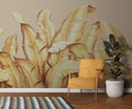 Tapet tropical personalizat cu frunze tropicale elegante aurii cu efect de pene pe fundal nude golden bird's nest fern