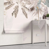 Tapet tropical personalizat cu selectie de plante si frunze tropicale in nuante roz gold pe fundal pastel tropical rose gold