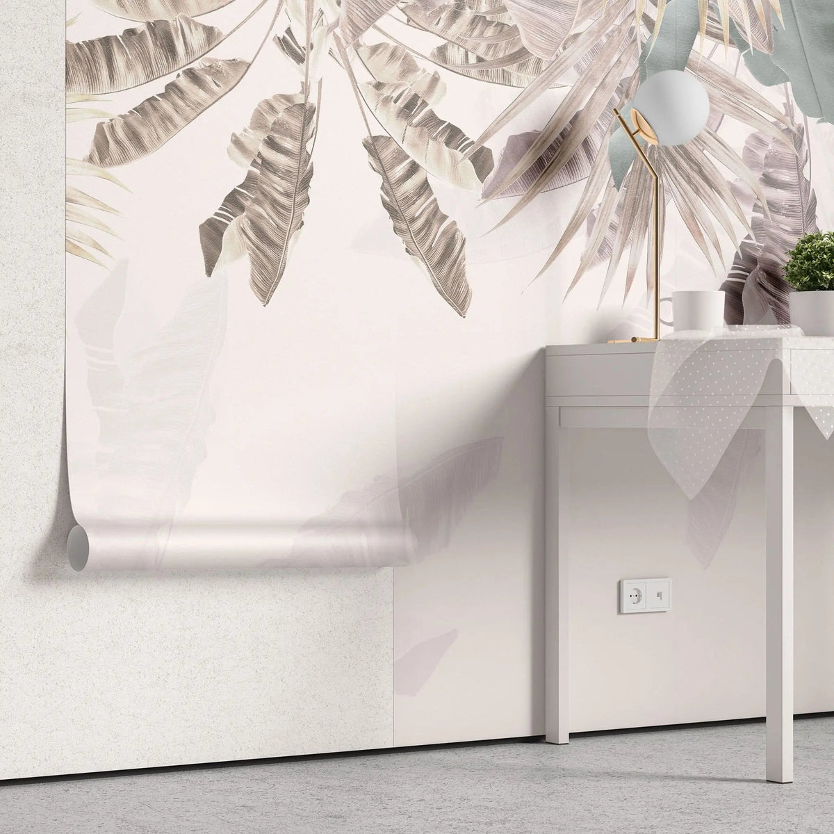 Tapet tropical personalizat cu selectie de plante si frunze tropicale in nuante roz gold pe fundal pastel tropical rose gold