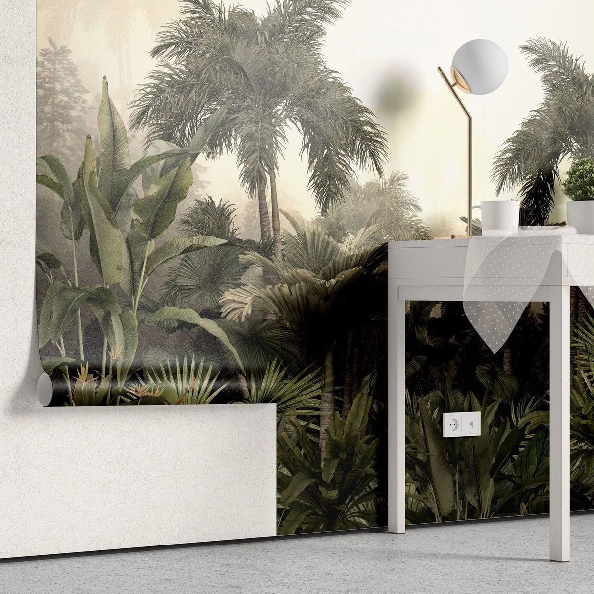Tapet personalizat tropical cu junngla innorata peisaj tropical cu palmieri si plante tropicale cloudy jungle