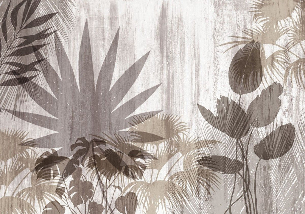 Tapet personalizat tropical cu frunze estompate in tonuri de alb si maro aducand o atmosfera eterica si luminoasa faded tropical