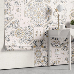 Tapet personalizat oriental cu modele de mandle in culori deschise warm mandala