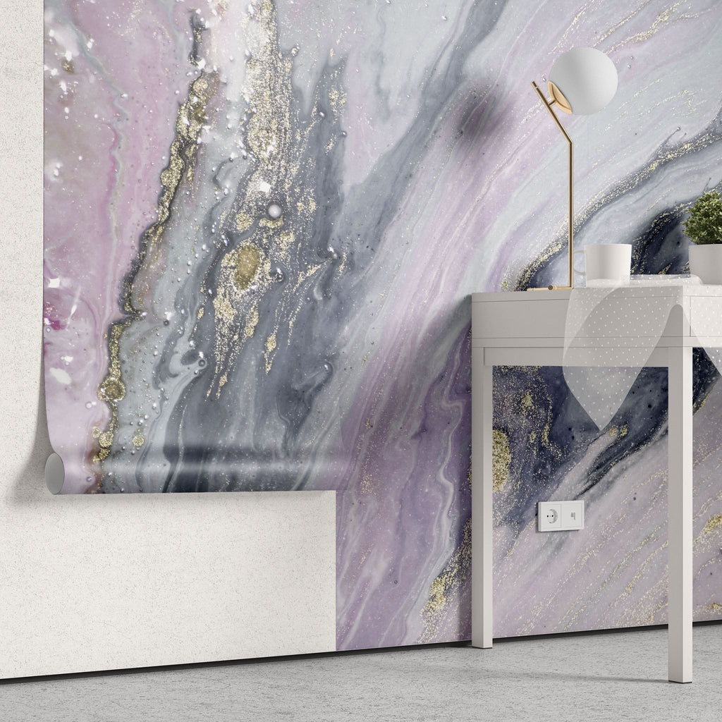 Tapet personalizat marble cu marmura in nuante de roz si gri cu accente sclipitoare aurii nebula