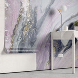 Tapet personalizat marble cu marmura in nuante de roz si gri cu accente sclipitoare aurii nebula