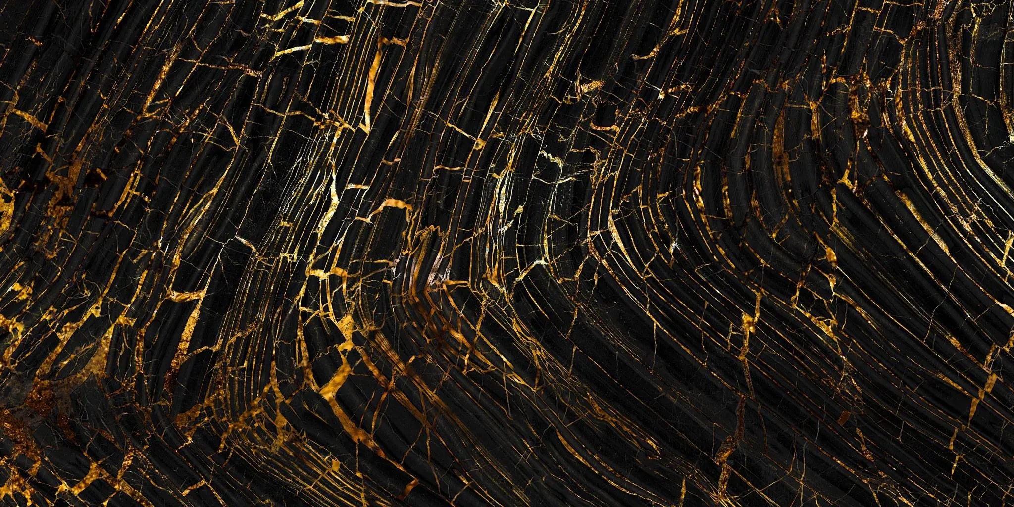 Tapet personalizat marble in nuante de negru cu insertii aurii golden lava