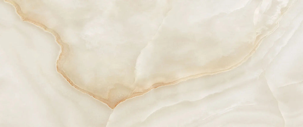 Tapet personalizat marble in nuante fine de bej si alb sidefat de marmura cuart finesse