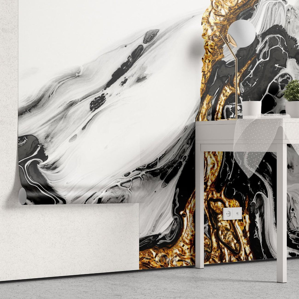 Tapet personalizat marble cu o textura de piatra asemanatoare lavei solidificate cu nuante aurii si negre pentru un impact vizual puternic gold lava