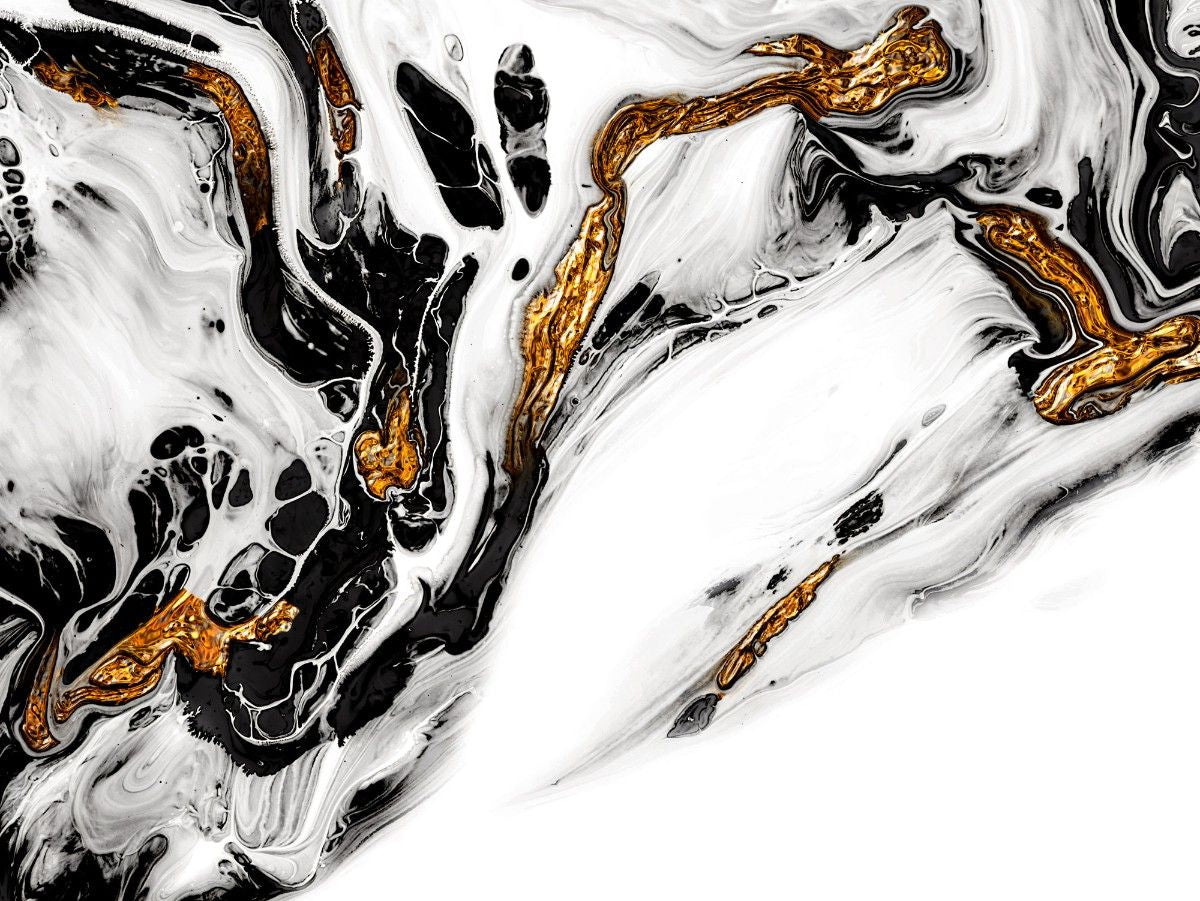 Tapet personalizat marble cu un design fluid de marmura predominant auriu si alb evocand rafinament fluid gold