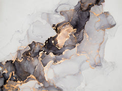 Tapet personalizat marble cu o textura de marmura in tonuri de negru si gri cu insertii aurii aramii ce adauga un accent artistic brassy ink