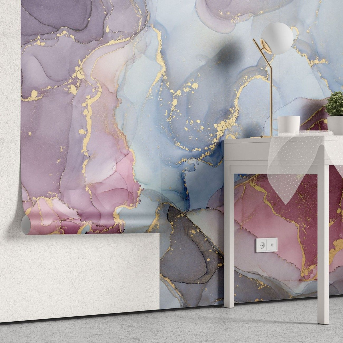 Tapet personalizat marble cu o marmura in nuante pale de albastru si gri deschis ce inspira liniste si o atmosfera calma serenity
