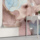 Tapet personalizat marble cu o marmura roz cu puternice insertii negre creand un contrast indraznet si modern pink contrast