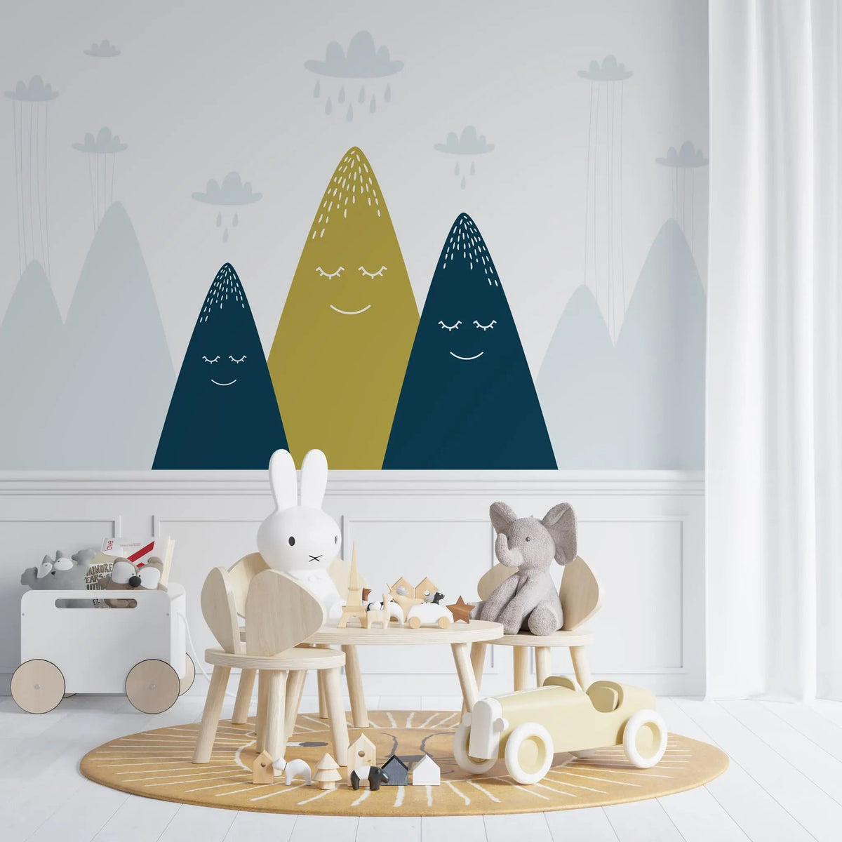 Tapet personalizat natura pentru copii cu munti strabatuti de ploaie rainy mountains
