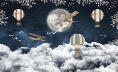 Tapet Personalizat Universul Spatial pentru Copii cu avioane si baloane cu aer cald deasupra norilor cu luna plina - OVER THE CLOUDS