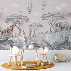 Tapet personalizat lumea animalelor pentru copii cu jungla gri cu cer roz pastel si girafe cerbi caprioare elefanti flamingo veverite pasari si baloane cu aer cald pastel pink jungle